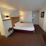 Kyriad - Chantilly Nord Hotel Creil