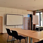 Hotel Kyriad - Chantilly Nord