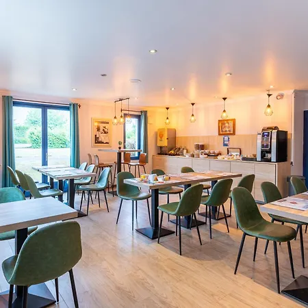 Kyriad - Chantilly Nord Hotel 3*