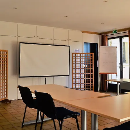 Hotel Kyriad - Chantilly Nord