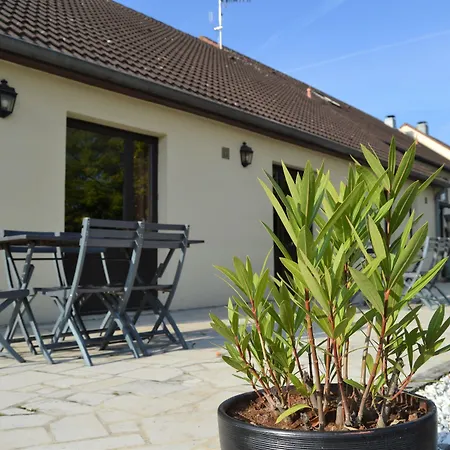 Kyriad - Chantilly Nord Hotel 3*
