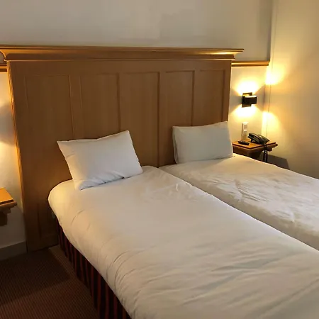 Kyriad - Chantilly Nord Hotel