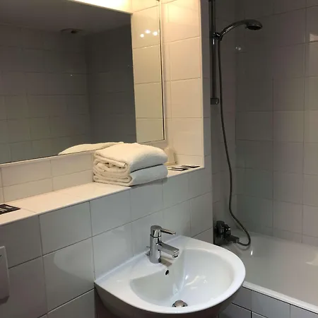 Kyriad - Chantilly Nord Hotel