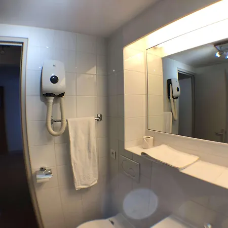 Kyriad - Chantilly Nord Hotel