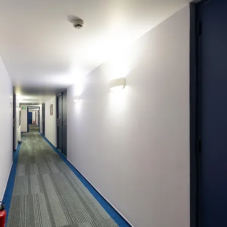 Kyriad - Chantilly Nord Hotel 3*