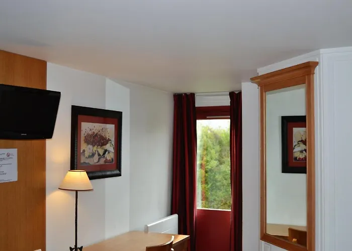 Hotel Kyriad - Chantilly Nord