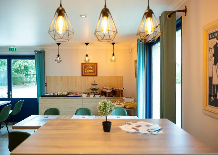 Kyriad - Chantilly Nord Hotel 3*