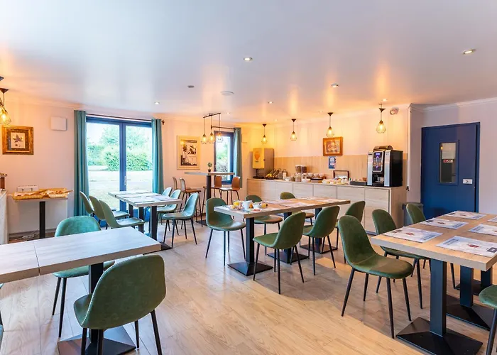 Kyriad - Chantilly Nord Hotel 3*