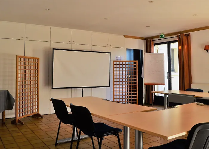 Hotel Kyriad - Chantilly Nord