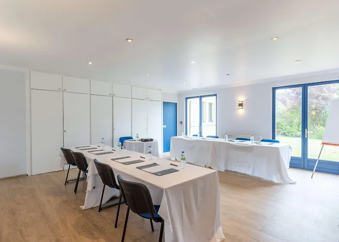 Hotel Kyriad - Chantilly Nord 3*