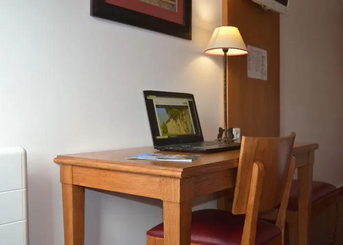 Kyriad - Chantilly Nord Hotel 3*